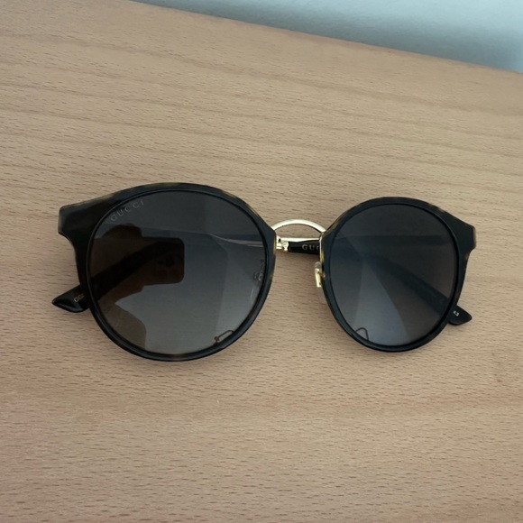 Gucci Brown Tortoiseshell Sunglasses (new) - Picture 4 of 11